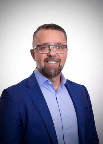 Headshot of Ron Penner (CPM, CRP) &ndash; Senior Vice President, Operations & Chief Operating Officer at Globe Property Management